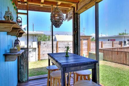 Spanish Village Cottage W Private Cabana Port Aransas Eksteriør billede